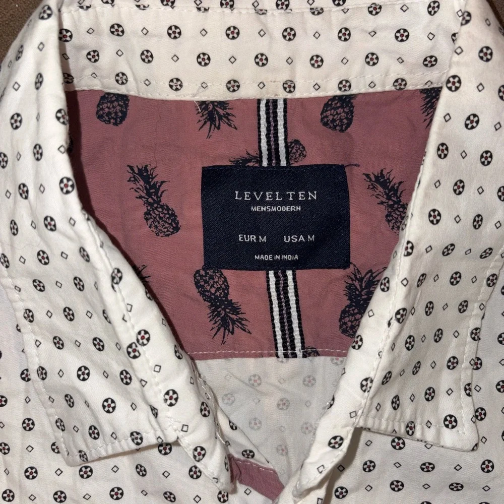 Level Ten White Patterned Button Down - Picture 2 of 2